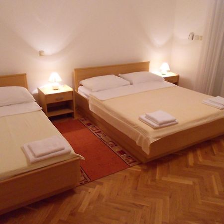 Apartments Petricevic Selce Buitenkant foto