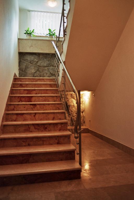 Apartments Petricevic Selce Buitenkant foto