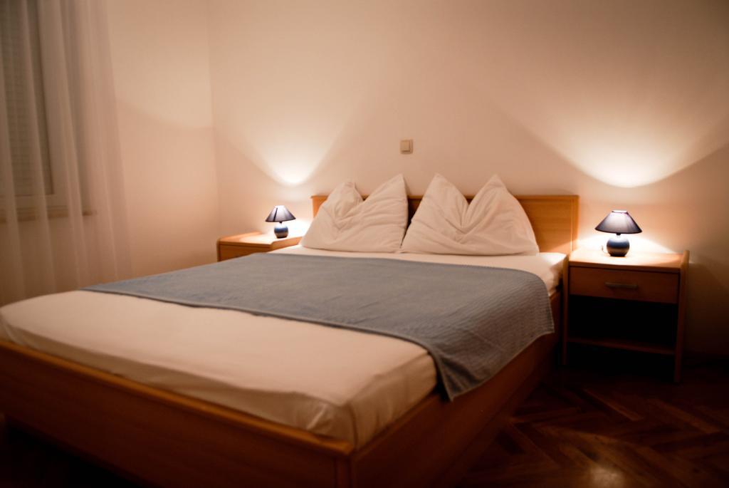 Apartments Petricevic Selce Kamer foto
